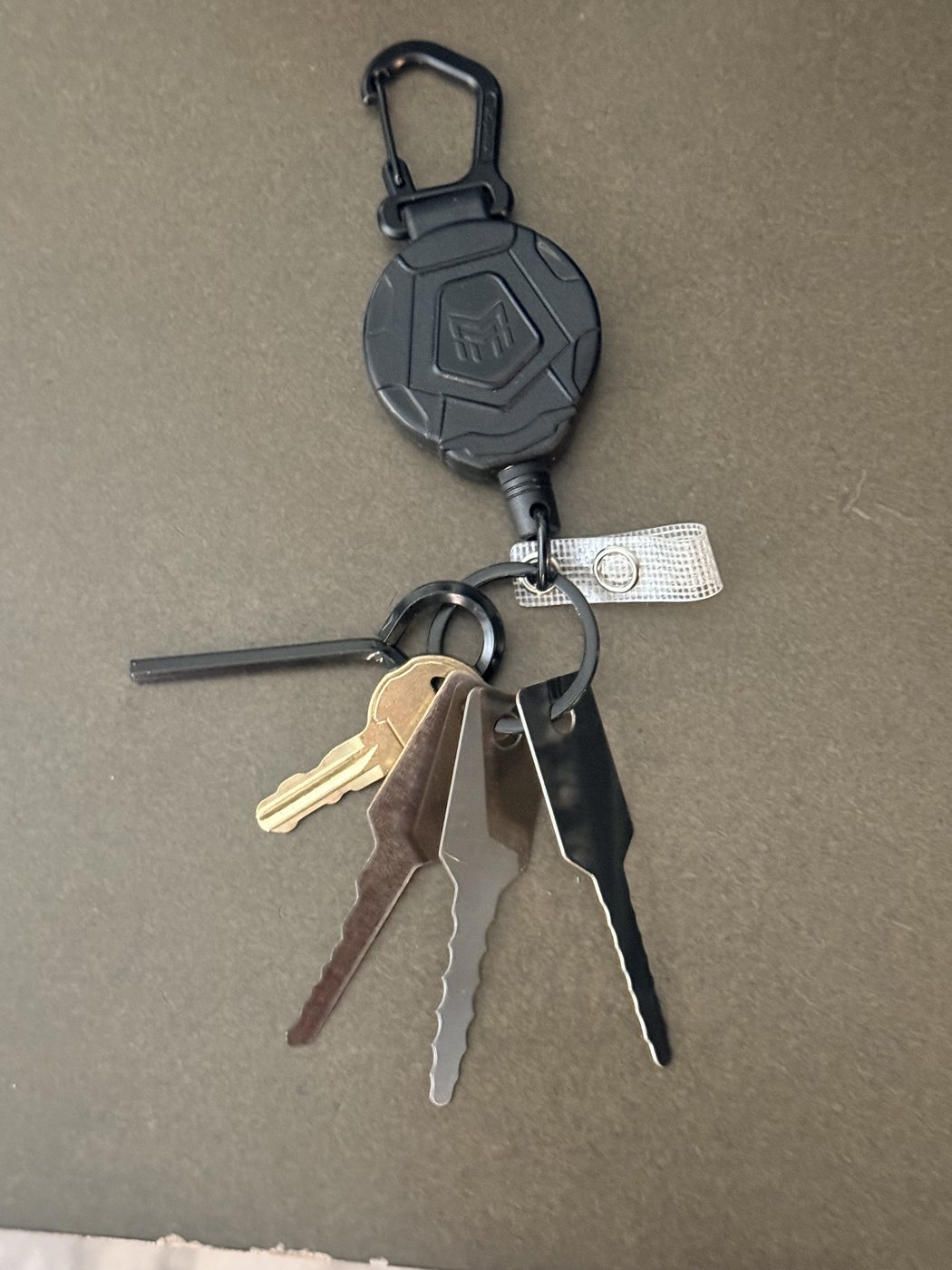 N6 Access Ring with retractable clip, three jiggler keys, dogging key, and DKS key